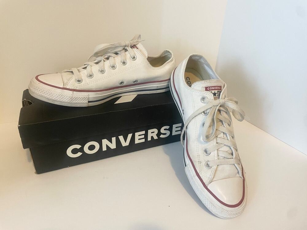Converse Chuck Taylor White All Star Women's Size 9 w/box